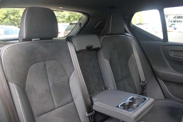 Volvo XC40 B4 — photo 20