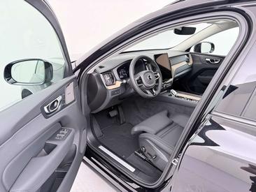 Volvo XC60 T8 Recharge AWD — photo 10