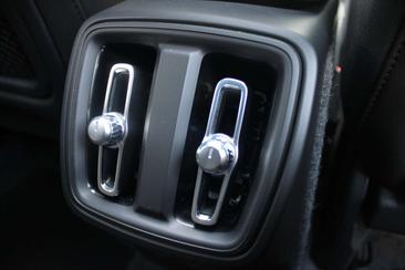 Volvo XC40 B4 — photo 21