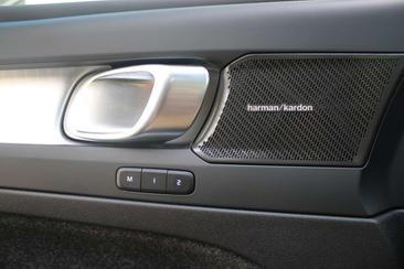 Volvo XC40 B4 — photo 22