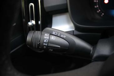 Volvo XC40 B4 — photo 24