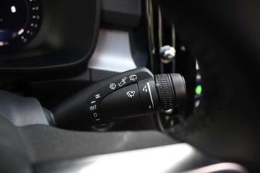 Volvo XC40 B4 — photo 25