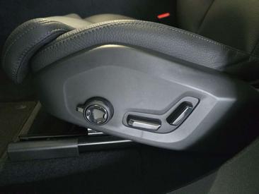 Volvo XC60 B5 — photo 19