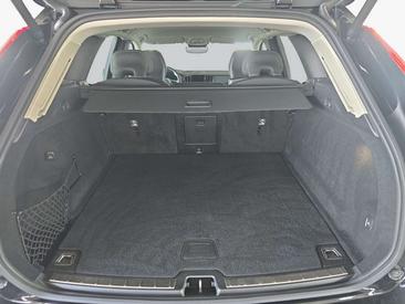 Volvo XC60 B5 — photo 11