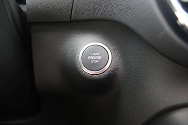 Volvo XC40 B4 — photo 31
