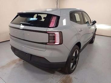 Volvo EX30 — photo 2