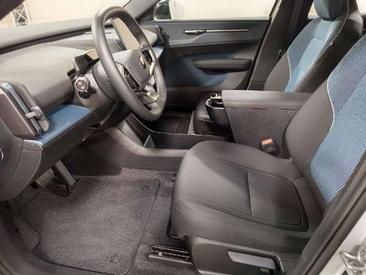 Volvo EX30 — photo 3