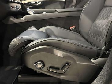 Volvo XC90 B5 AWD — photo 8