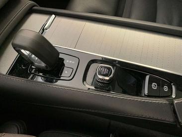 Volvo XC90 B5 D AWD — photo 16