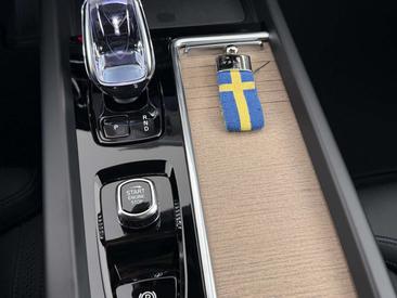 Volvo XC60 T8 Recharge AWD — photo 34