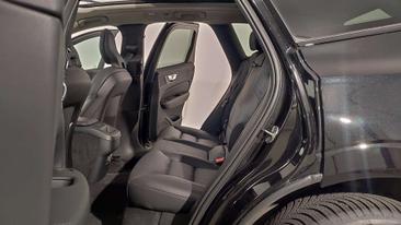 Volvo XC60 B4 — photo 10