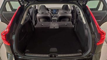 Volvo XC60 B4 — photo 11