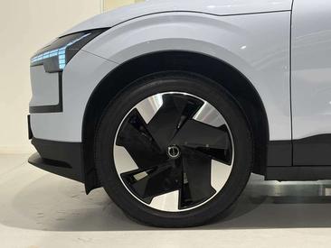 Volvo EX30 — photo 3
