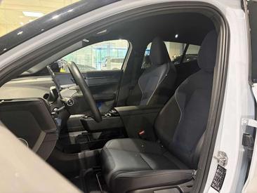 Volvo EX30 — photo 4