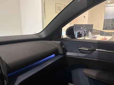 Volvo EX30 — photo 8