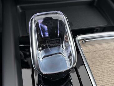 Volvo XC60 T8 Recharge AWD — photo 35