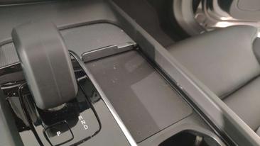 Volvo XC60 B4 — photo 21