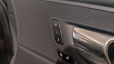 Volvo XC60 B4 — photo 26