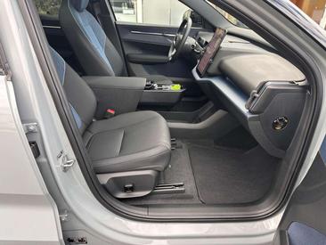Volvo EX30 AWD — photo 18