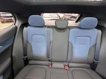 Volvo EX30 AWD — photo 25