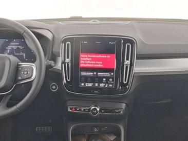 Volvo XC40 B3 — photo 15