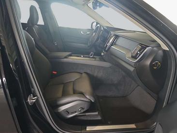 Volvo XC60 B5 — photo 8
