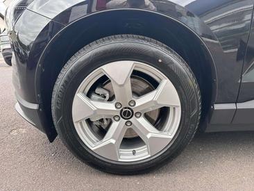 Volvo EX30 — photo 11