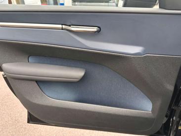 Volvo EX30 — photo 12