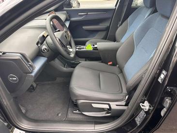 Volvo EX30 — photo 13