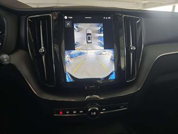 Volvo XC60 B5 — photo 16