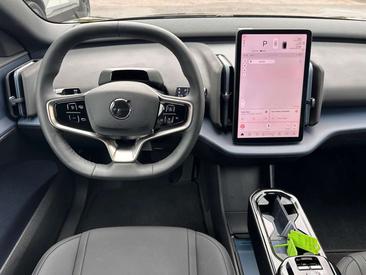 Volvo EX30 — photo 17