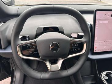 Volvo EX30 — photo 18