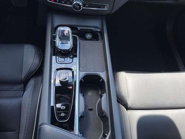 Volvo XC60 B5 AWD — photo 13