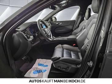 Volvo XC60 B4 — photo 5