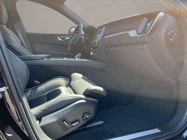 Volvo XC60 B5 AWD — photo 17