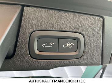 Volvo XC60 B4 D AWD — photo 17