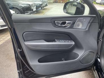 Volvo XC60 B5 — photo 10