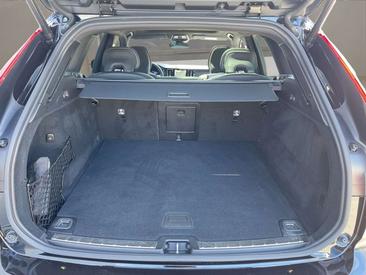 Volvo XC60 B5 AWD — photo 20