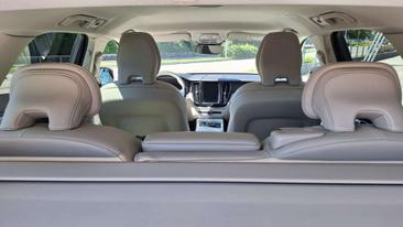 Volvo XC60 B4 — photo 5