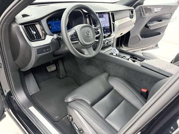 Volvo XC60 B5 — photo 8