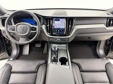 Volvo XC60 B5 — photo 9