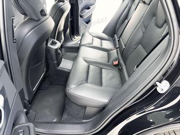 Volvo XC60 B5 — photo 11