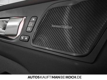 Volvo XC60 B4 — photo 18