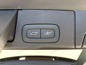 Volvo XC60 B5 — photo 15