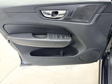 Volvo XC60 B5 — photo 19