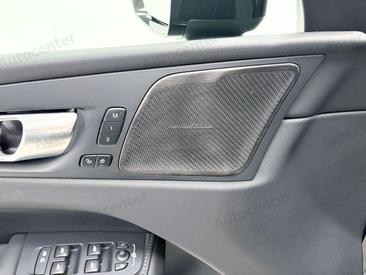Volvo XC60 B5 — photo 20