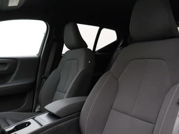 Volvo EX40 Single Motor Extended Range — photo 9