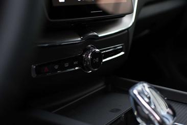 Volvo XC60 B5 AWD — photo 14
