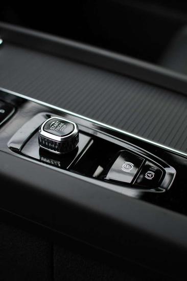 Volvo XC60 B5 AWD — photo 16