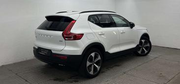 Volvo XC40 B3 — photo 3